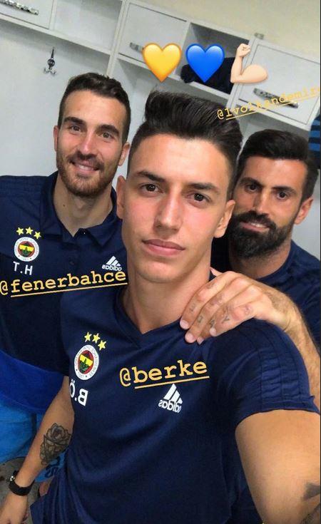 KSCANLAR TOPLANIN !! Türkiye Süper Liginin en YAKIŞIKLI futbolcusunu seçiyoruz . Oyunuz kime  ?
