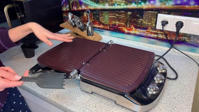 Tost makinasını temizlemek için neler kullanabilirim?