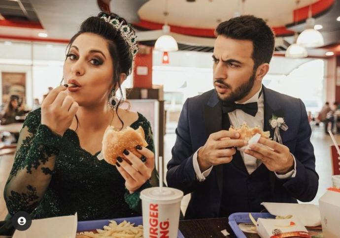 Düğünden sonra eşiniz hamburger yemek istese gider misiniz?