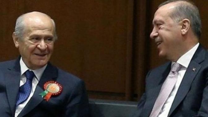 Anketlerde AKP'nin oyu yüzde 31, MHP'nin oyu yüzde 7 çıkmaya başladı. Türkiye ilk seçimde değişime gidecek mi?