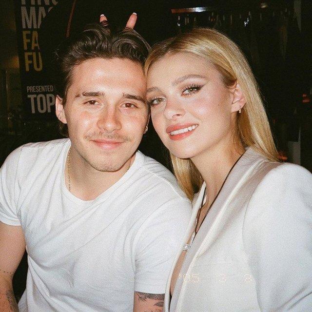 Brooklyn Beckham nişanlısı için dövme yaptırdı.