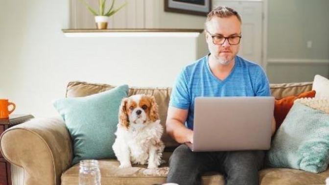 Koç Holding, 35 bin çalışanını kalıcı olarak home office çalıştıracak! Siz de home office çalışmak ister miydiniz?