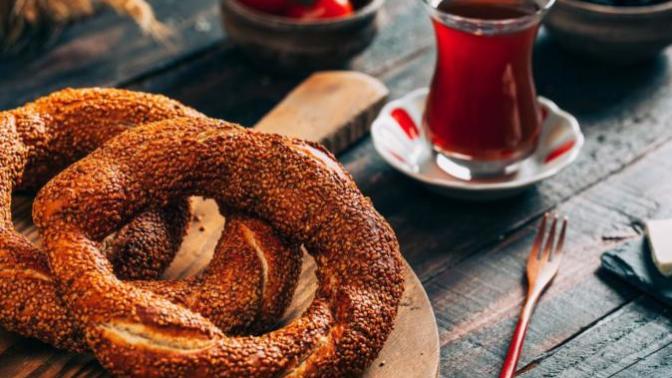 Simitin ekürisi ayran mıdır çay mıdır?