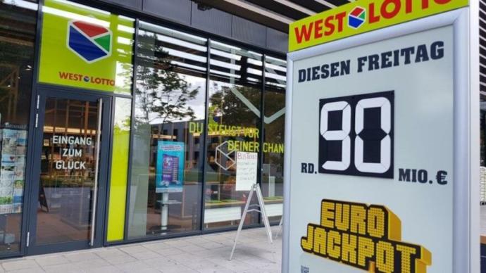 Almanya’da 94,8 milyon euroluk büyük ikramiye bir Türke çıktı. Bu parayı siz kazansanız ilk olarak ne yapardınız?