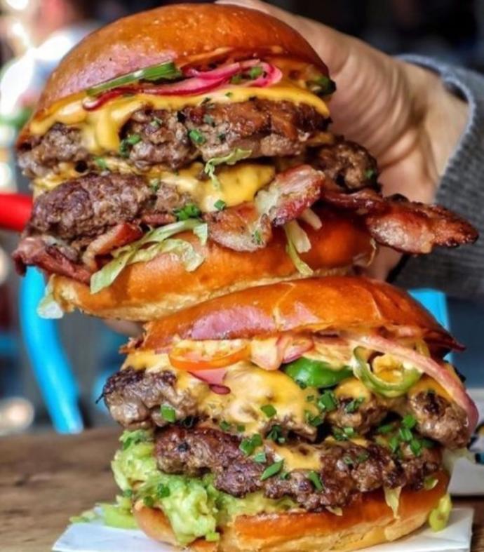 Hamburger senin için etli mi olmalı tavuklu mu🍔?