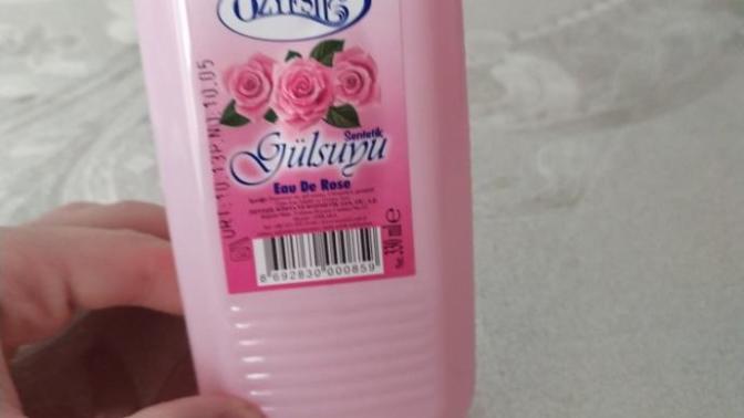 Gül suyu sanki sivilce yaptı?