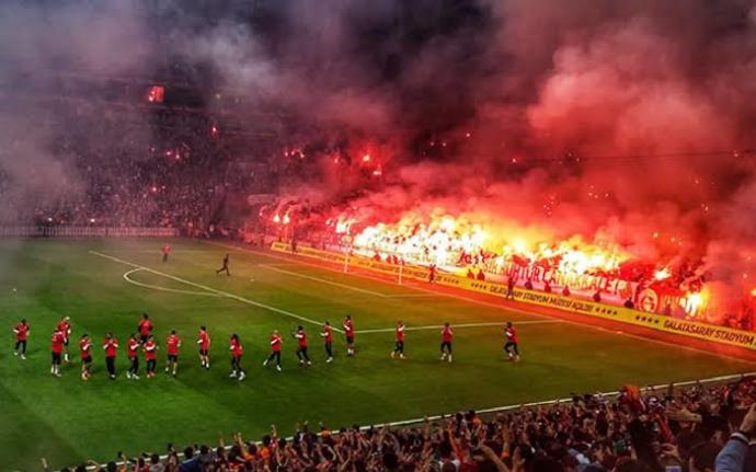 Türkiye'nin En Büyük Futbol Kulübü?