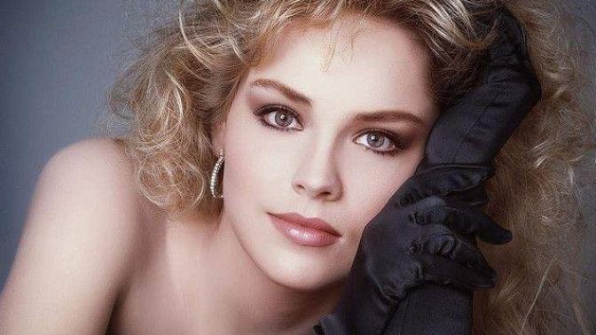 Sharon Stone’un gençliği çok güzel değil mii😍?