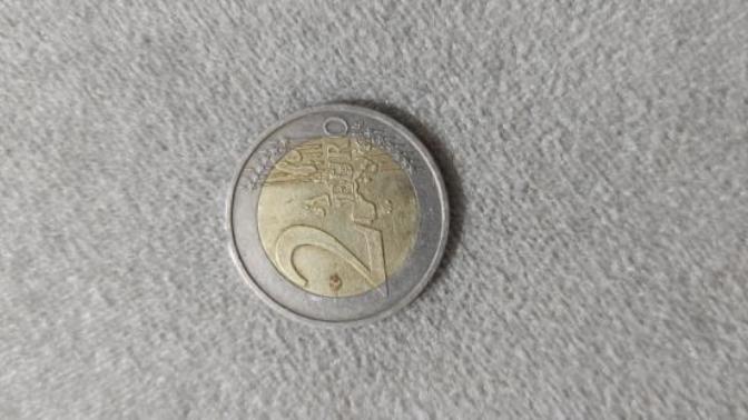 Elim de bu madeni para var bu para hakkında bilgisi olan var mı?