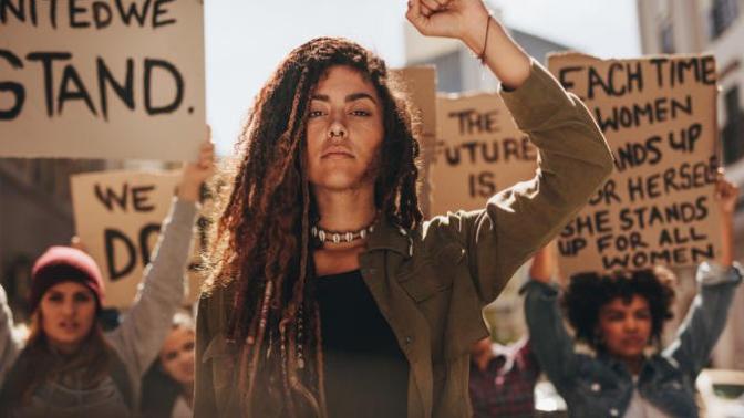 Beyler, bir feminist ile çıkar mısınız?