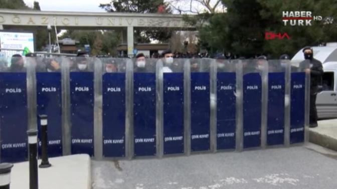Boğaziçi'nde tansiyon geriliyor. Sizce olaylar büyür mü?