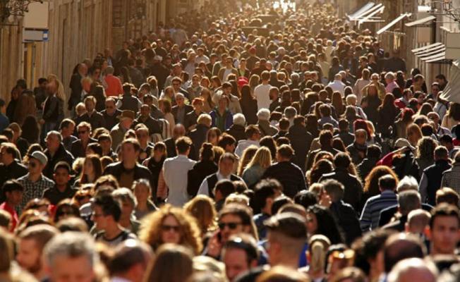 Türkiyenin 2020 yılı nüfusu 83.6 milyona ulaştı. Nüfusun çok olmasının artıları ve eksileri nelerdir?