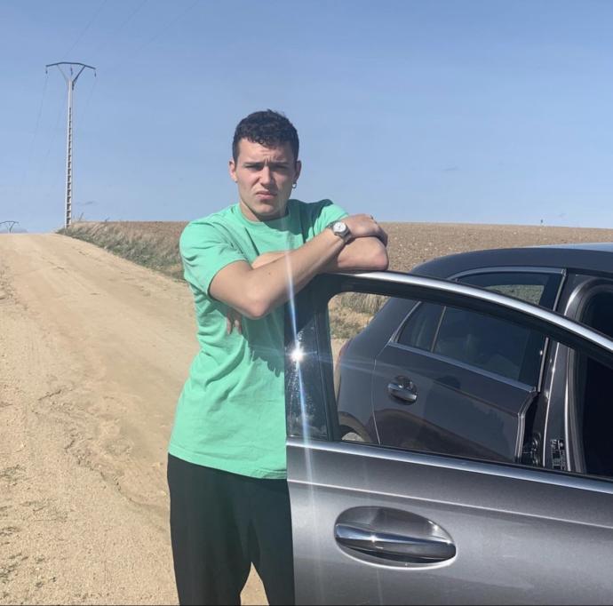 Aron piper neden bu kadar bakımsız ve garip bir tip neyini beğeniyorsunuz? 😂?