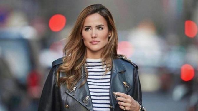 Günlük siyah renk kıyafet hangi modeli nasıl kombinlemeyi tercih edersiniz?