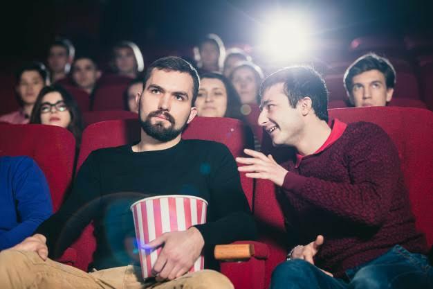 Film izlerken film hakkında soru sorar mısınız?