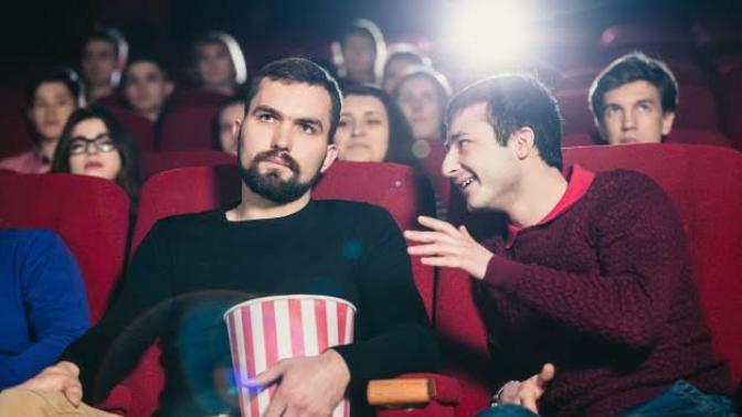 Film izlerken film hakkında soru sorar mısınız?