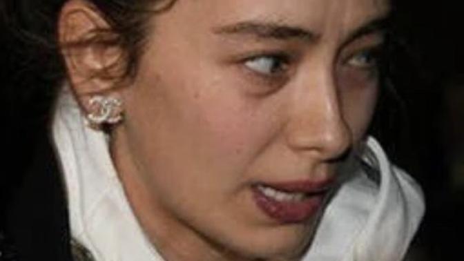 Büyük geniş ağız mı daha güzel küçük normal ağız mı?