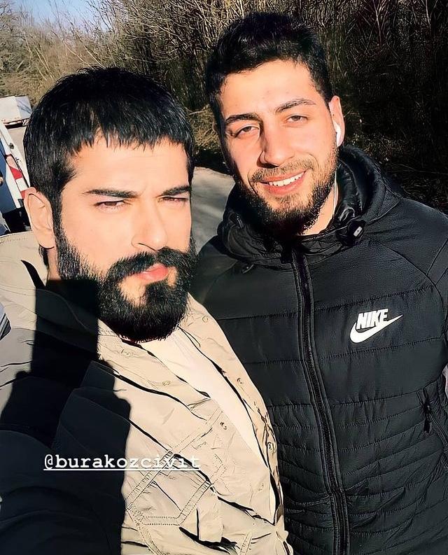 Burak özçivitin neresi yakışıklı?