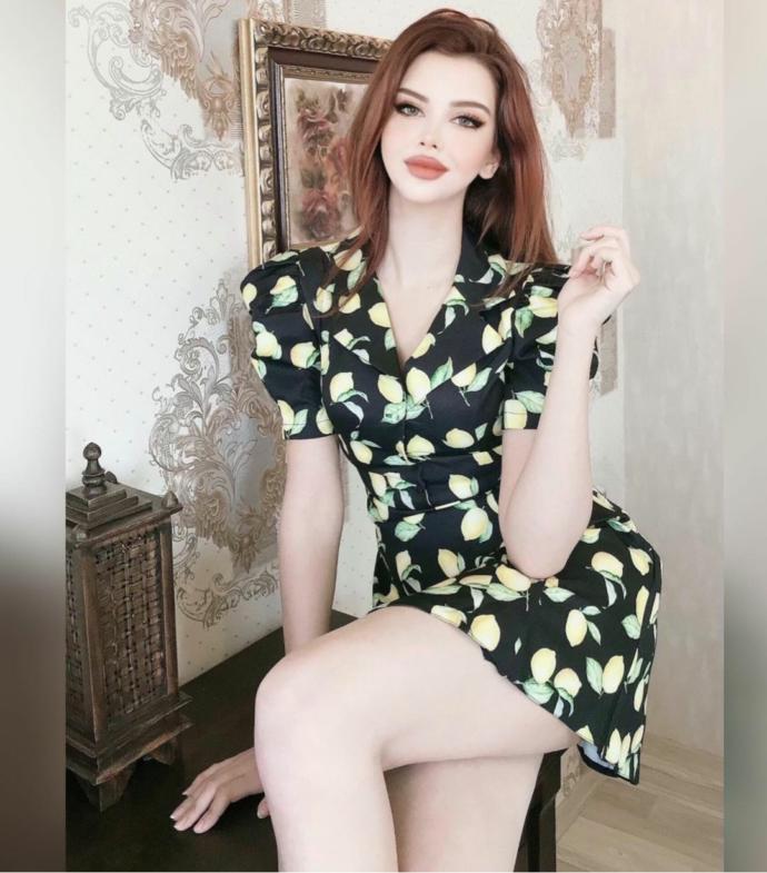 Vay vay yandım bacaklar, kızlar güzel kucaklar.