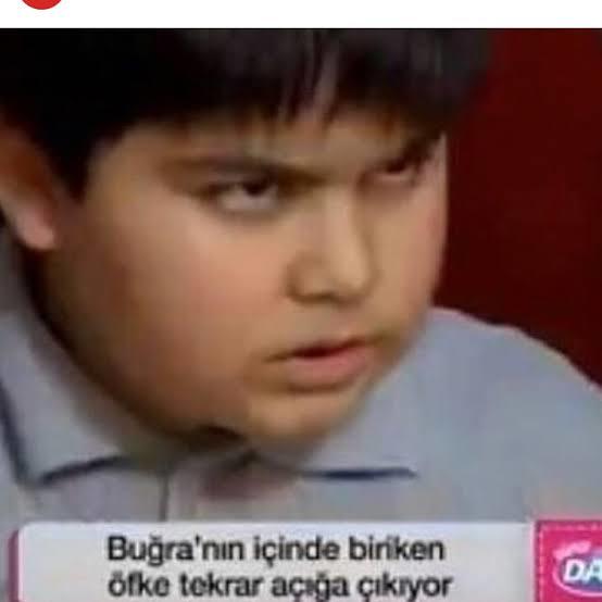 Bir erkek yanındaki kıza neden kızgın bakar?