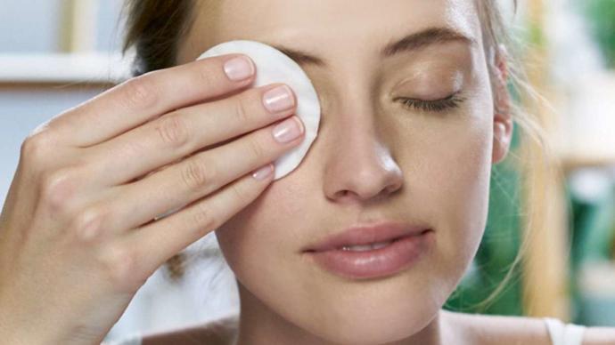 Maske kullanımıyla artan cilt problemlerine nasıl çözüm buluyorsun?