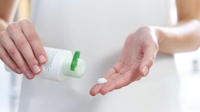 Maske kullanımıyla artan cilt problemlerine nasıl çözüm buluyorsun?