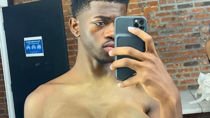 Sıkıldığı için kendisine meme yaptıran Lil Nas X yeni görüntüsüyle görenleri "az önce ne gördüm" dedirtti, düşünceleriniz nedir?
