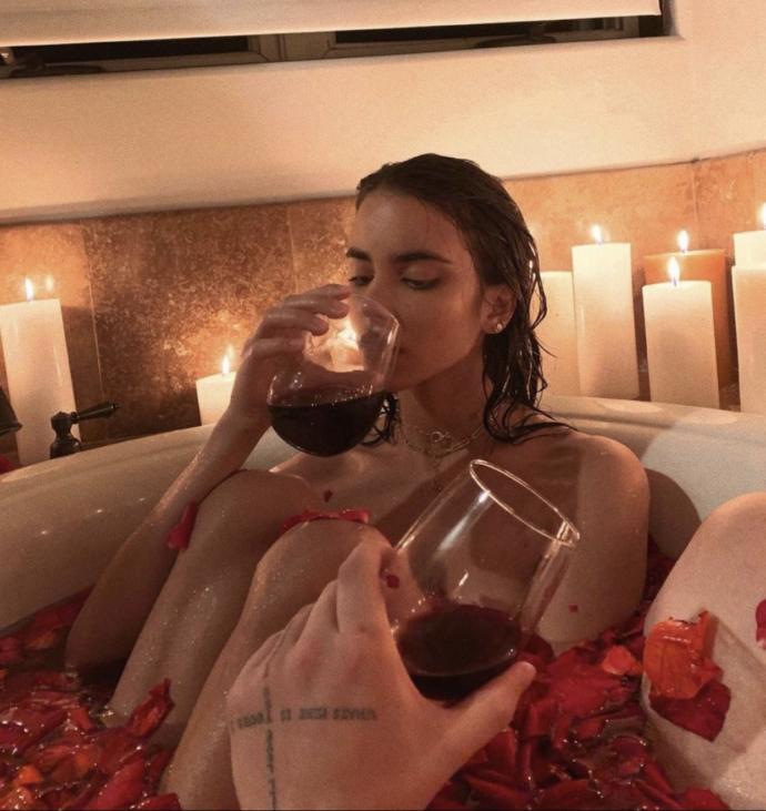 Romantik ortamı hazırlaması gereken taraf kadın mıdır yoksa erkek mi?
