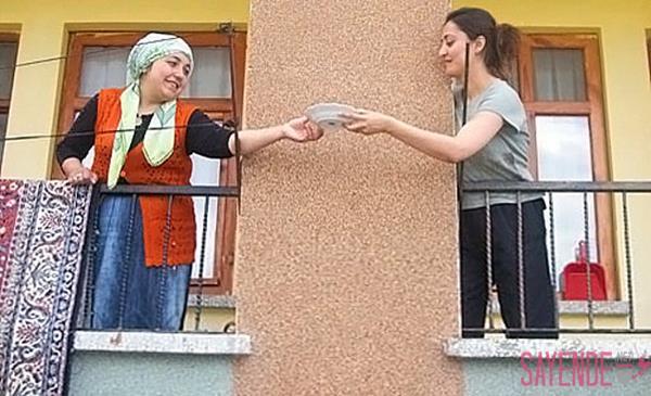 Dolu gelen tabak dolu geri döner komşu...