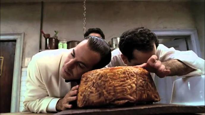 Şu yemeği yiyeceğime gururumla aç kalırım diyebileceğin bir yemek var mı?