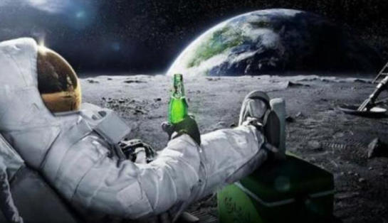 Türkiye, uzaya gönderilecek insanlar için isim arıyor. Sence astronot yerine ne demeliyiz?