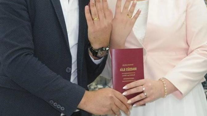 Terk ettiğim erkek evlendi acaba mutlu mudur?