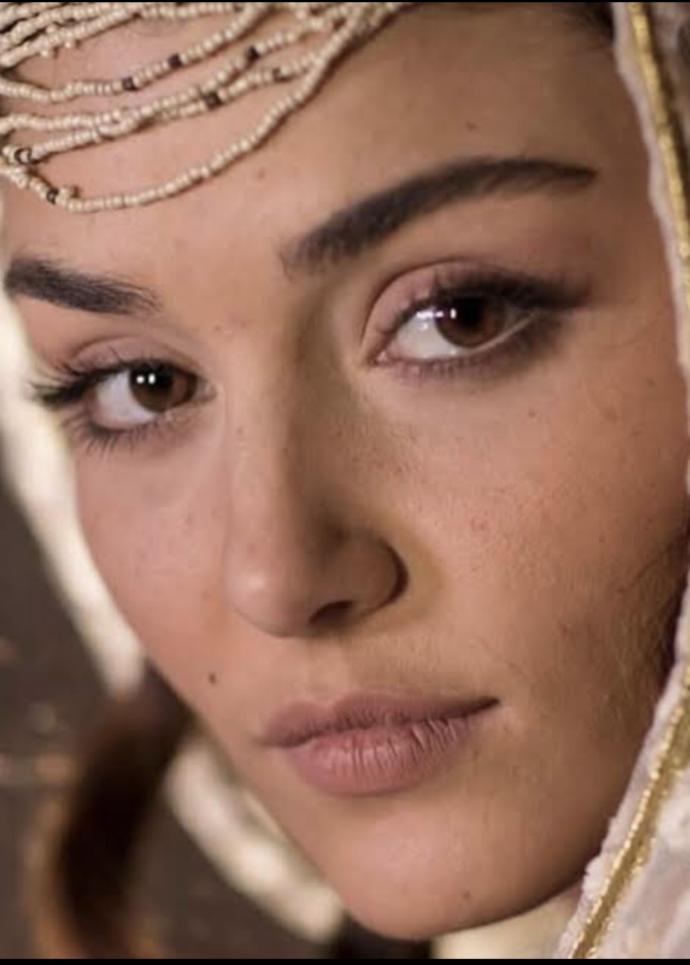 Neslihan atagül mü Hande erçel mi daha güzel?