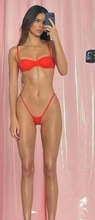 Sevgilim Kendall Jennerin fotoğrafına Bu kadınsa bizimkiler ne? Yazmış ayrılmalı mıyım?