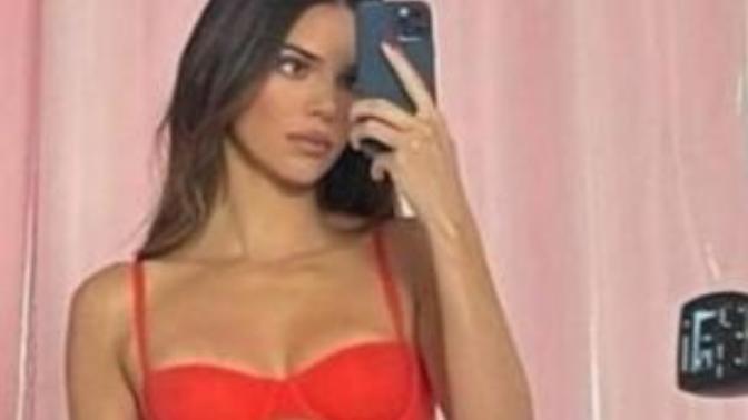 Sevgilim Kendall Jenner'in fotoğrafına "Bu kadınsa bizimkiler ne?" Yazmış ayrılmalı mıyım?