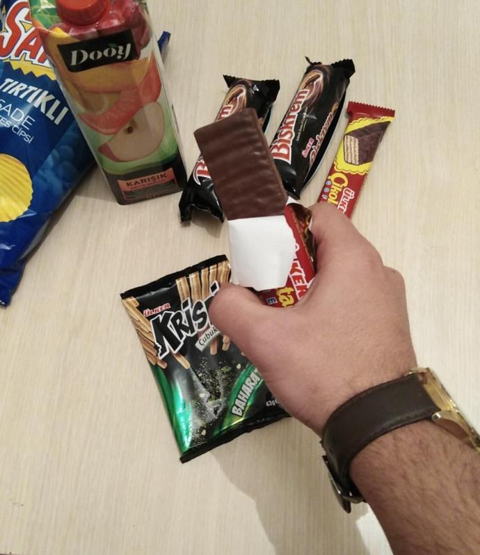Çikolata sevip sevmediğinizi söyleyeyim mi?