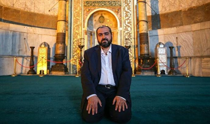 Anayasadan laiklik çıkartılsın diyen Ayasofya İmamı Diyanetin uyarılarına rağmen tweetini geri çekmiyor! Bu adam kime güveniyor?