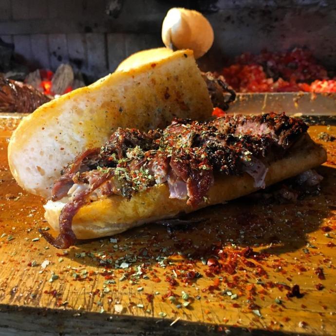 Geceye yakın kokoreç mi, köfte ekmek mi?
