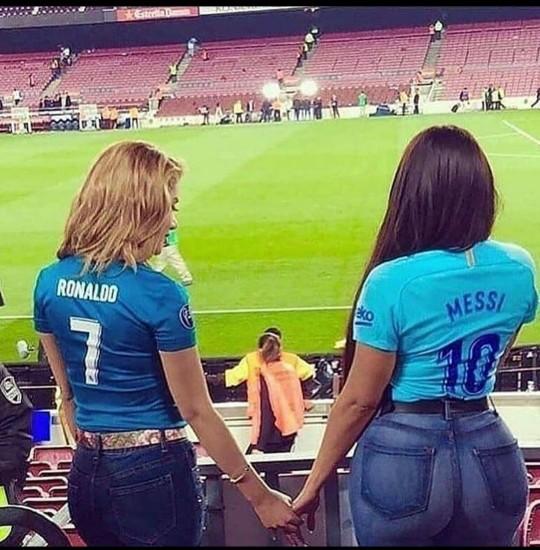 Ronaldo mu? Messi mi?