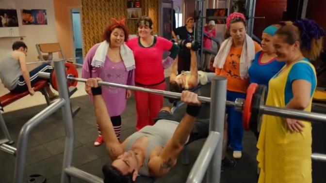 Sporda hareketleri yanlış yapan birini gördüğünüzde doğrusunu gösterir misiniz?