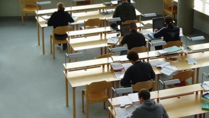 YÖK, anket sonuçlarını paylaştı: Öğrenciler online eğitim devam etsin istiyor. Senin tercihin ne?