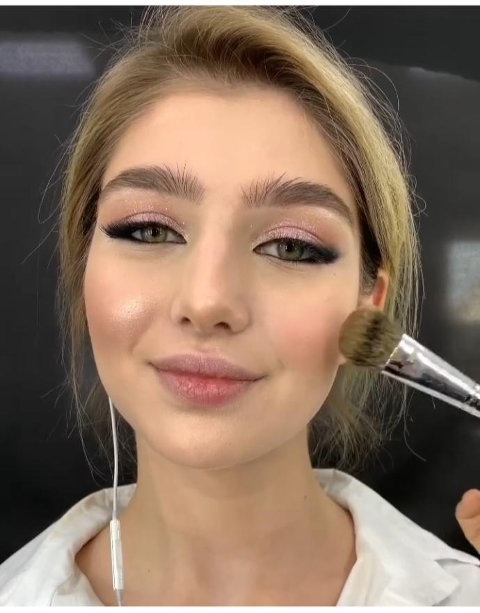 Aşırı güzel tanımı bu kadın gibi olabilir mi 😍 ?