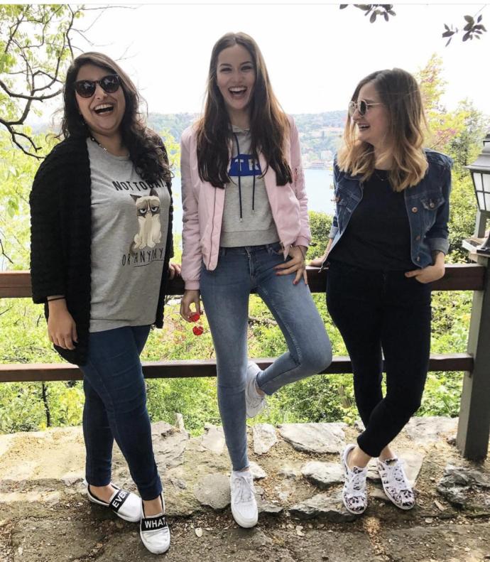 Kızlar, Fahriye Evcen kaç kilodur tahminen?