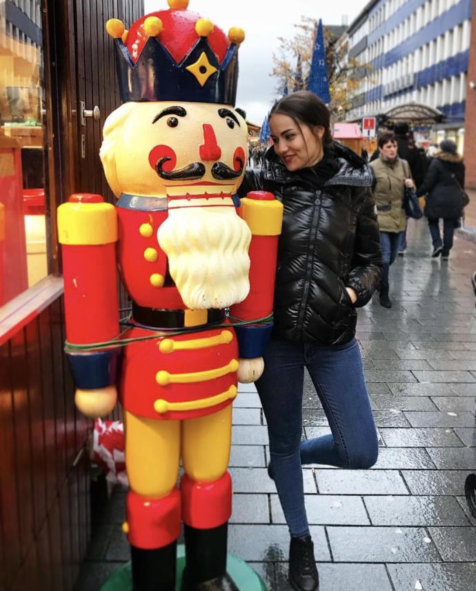 Kızlar, Fahriye Evcen kaç kilodur tahminen?