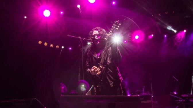 Güzel rock/metal müzik veya grup önerebilecek var mı?