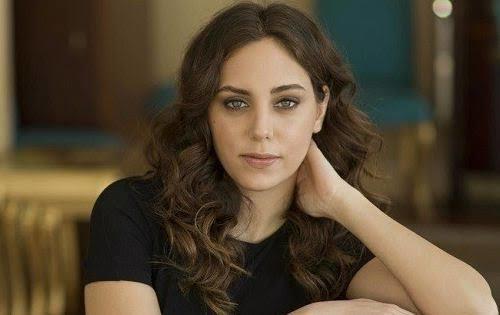 Yüzünde ben olan kızlar çekiciliğini kaybediyor mu?