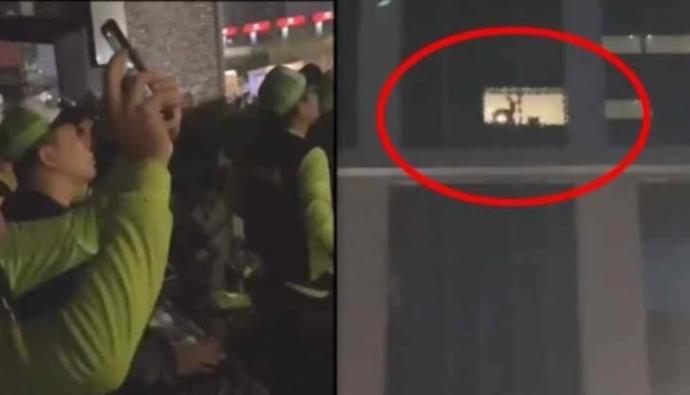 Eşiniz/partneriniz sevişme sırasında perdeler açık kalsın dedi. Tamam mı devam mı?