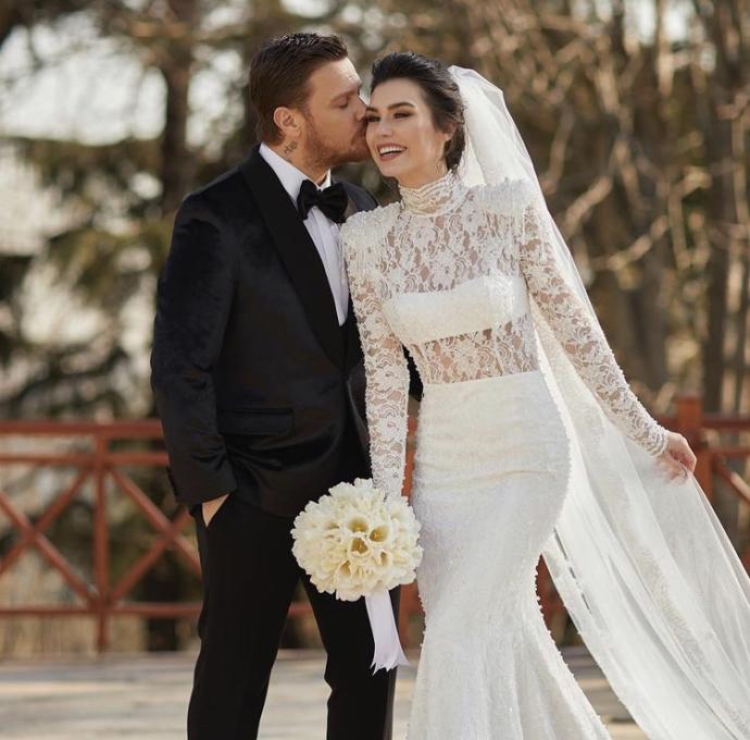 Burcu Kıratlı ve Sinan Akçıl çifti 2. defa evlendi! Eski eşinize şans verir miydiniz?