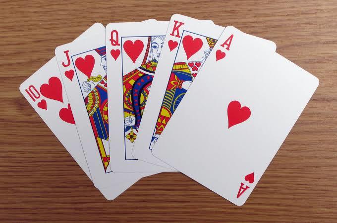 İlişkileri pokere benzetecek olursak, Royal flush demek için ne lazım?