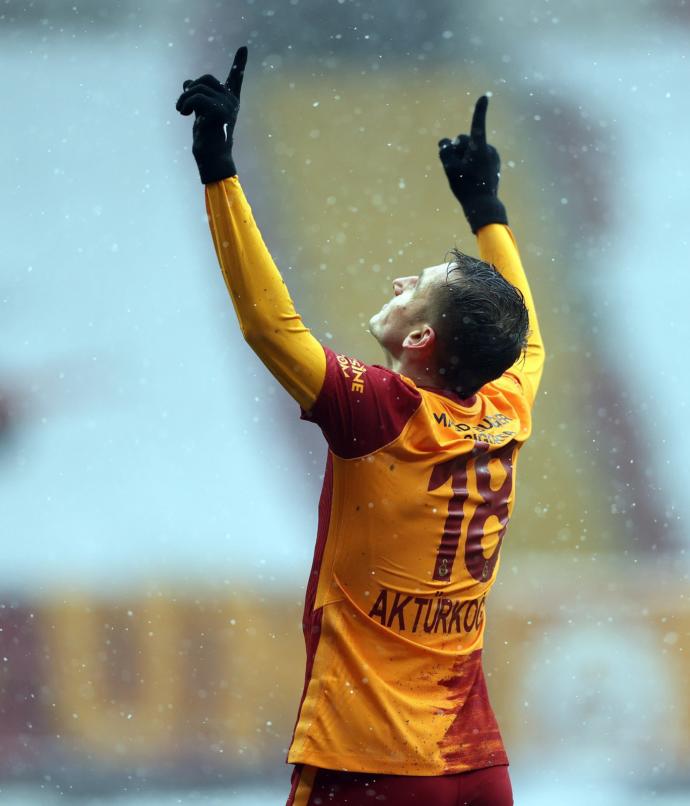 Ünlü astrolog Dinçer Güner Süper Lig Şampiyonu Galatasaray olacak demiş. Sen bu astrolojik ön görüye nasıl bakıyorsun?